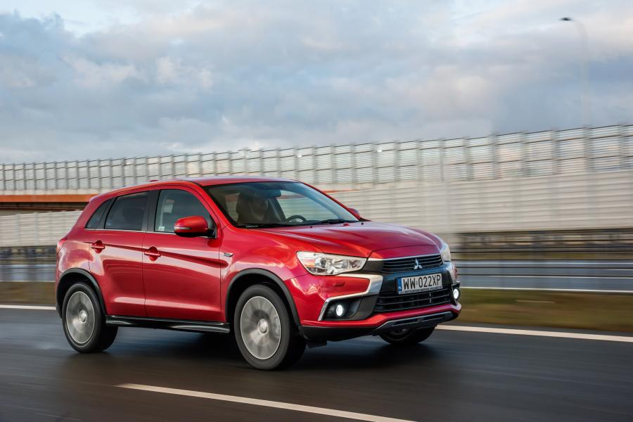  Mitsubishi ASX 2016 года  (фото 37 из 50)